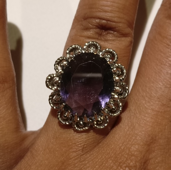 Banana Republic Purple Vintage Inspired Ring - Picture 6 of 6